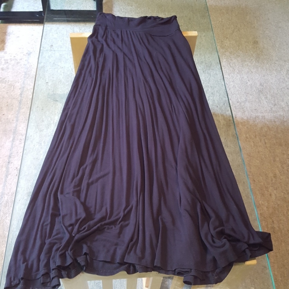 Black knit maxi skirt